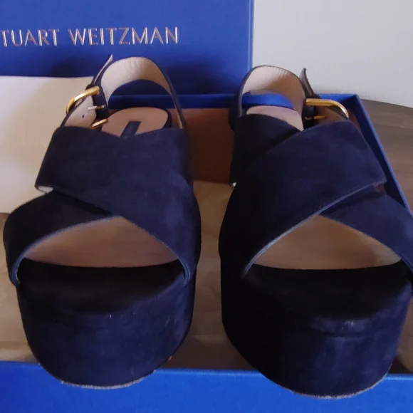 Stuart Weitzman size 7 - Picture 2 of 8